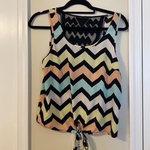 Front tie knot chevron top